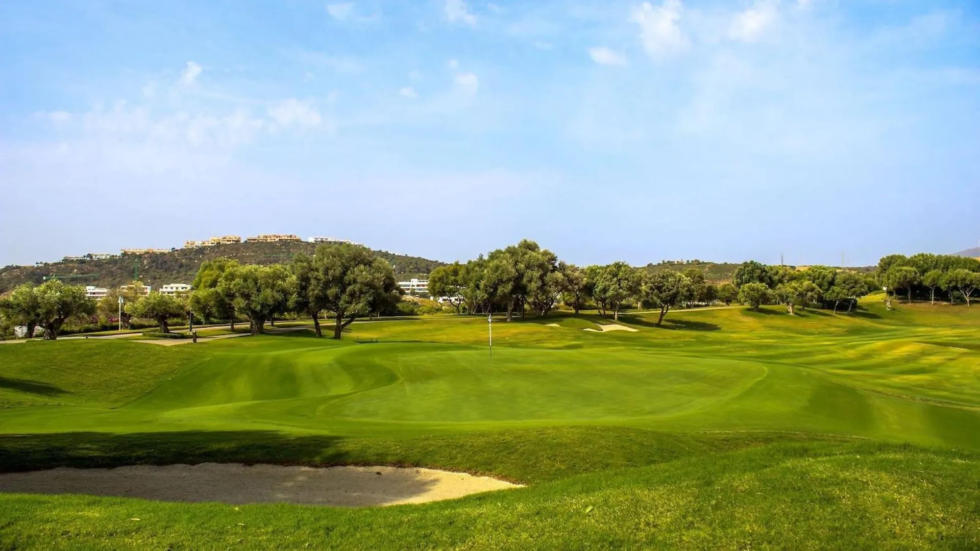 Modern 2 Bed Ground Floor Apartment Finca Cortesin Estepona
