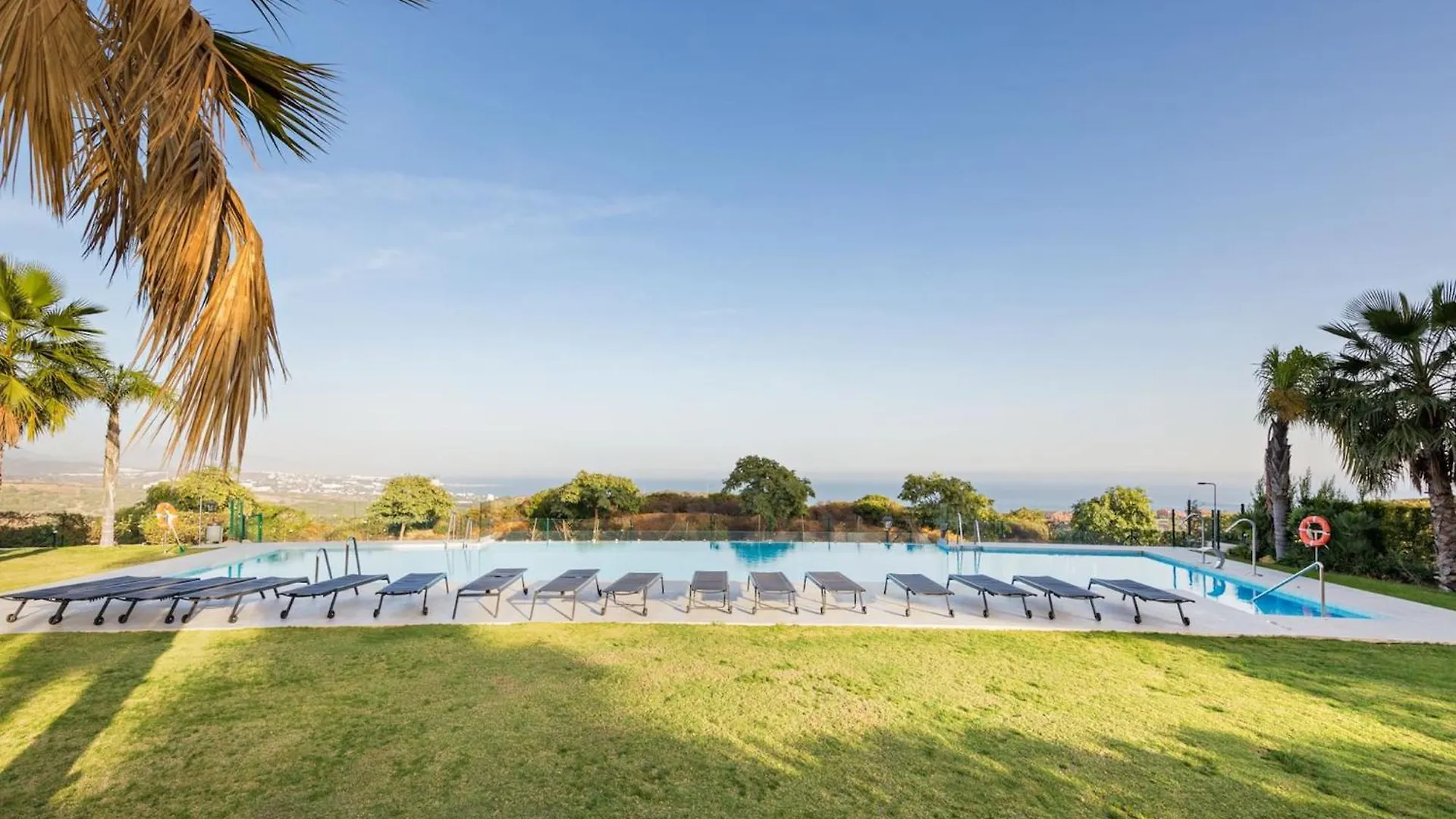 Modern 2 Bed Ground Floor Apartment Finca Cortesin Estepona Spain