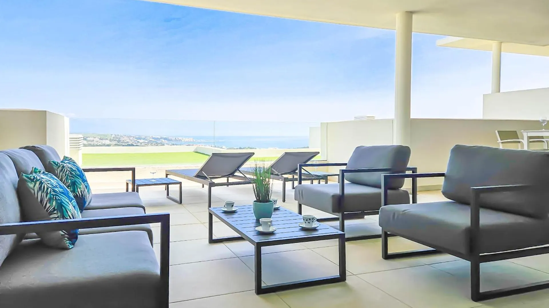 Modern 2 Bed Ground Floor Apartment Finca Cortesin Estepona Spain