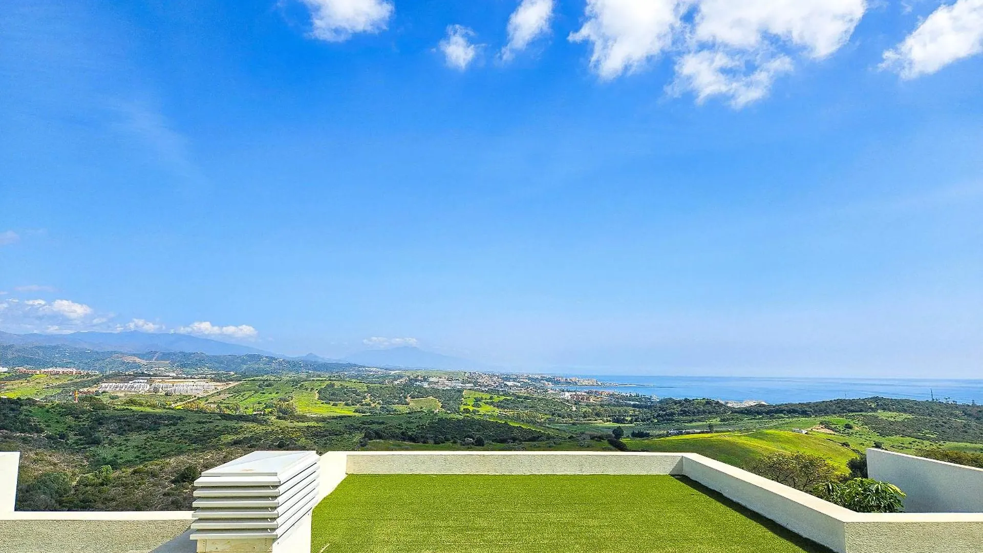 Modern 2 Bed Ground Floor Apartment Finca Cortesin Estepona