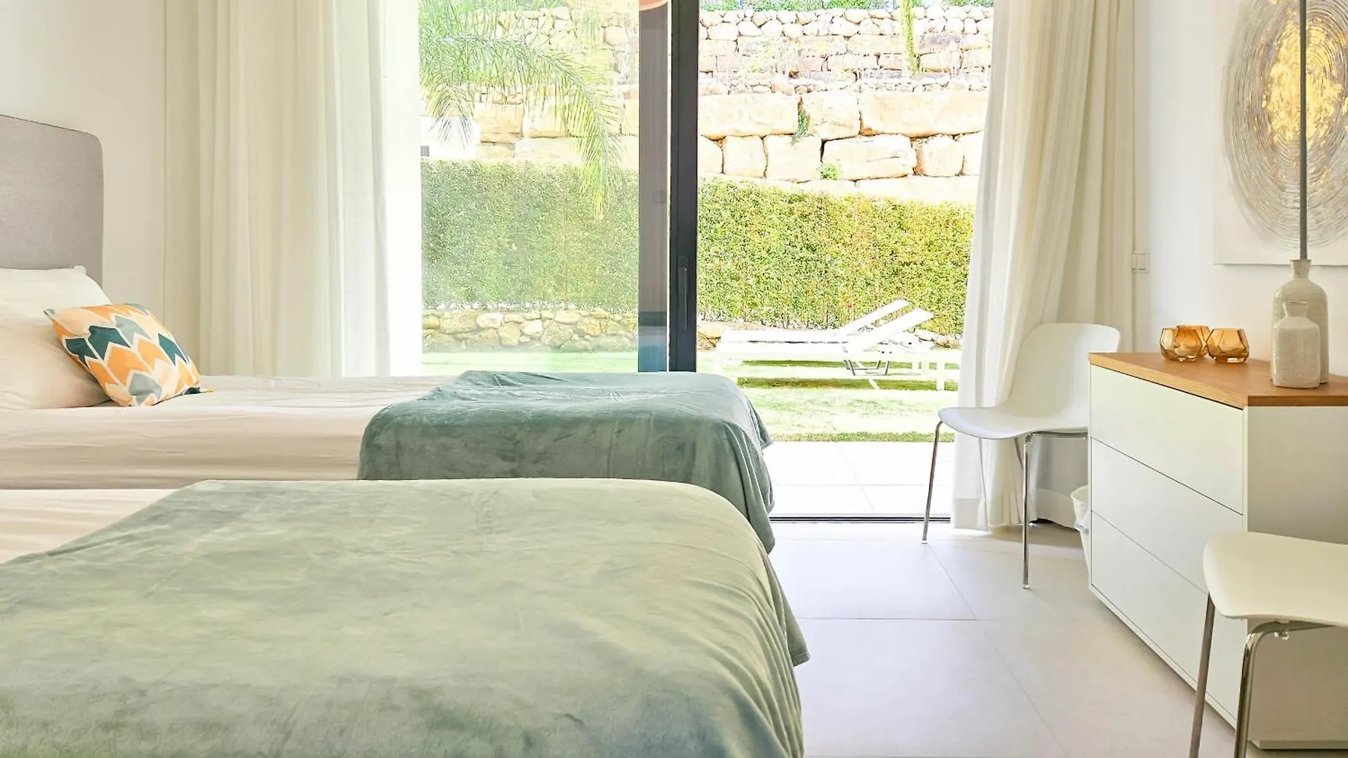Modern 2 Bed Ground Floor Apartment Finca Cortesin Estepona