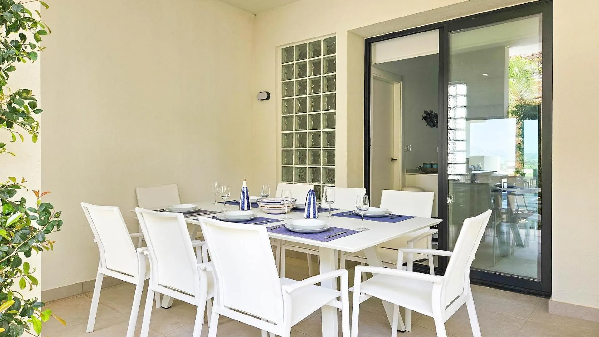 Modern 2 Bed Ground Floor Apartment Finca Cortesin Estepona