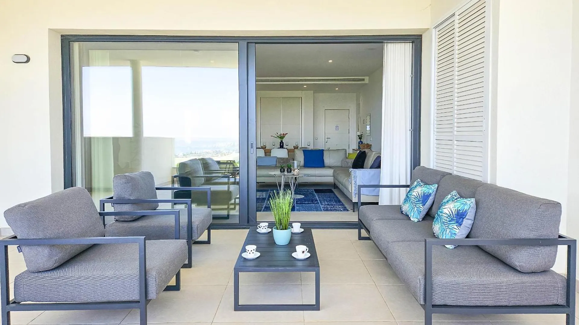 Modern 2 Bed Ground Floor Apartment Finca Cortesin Estepona