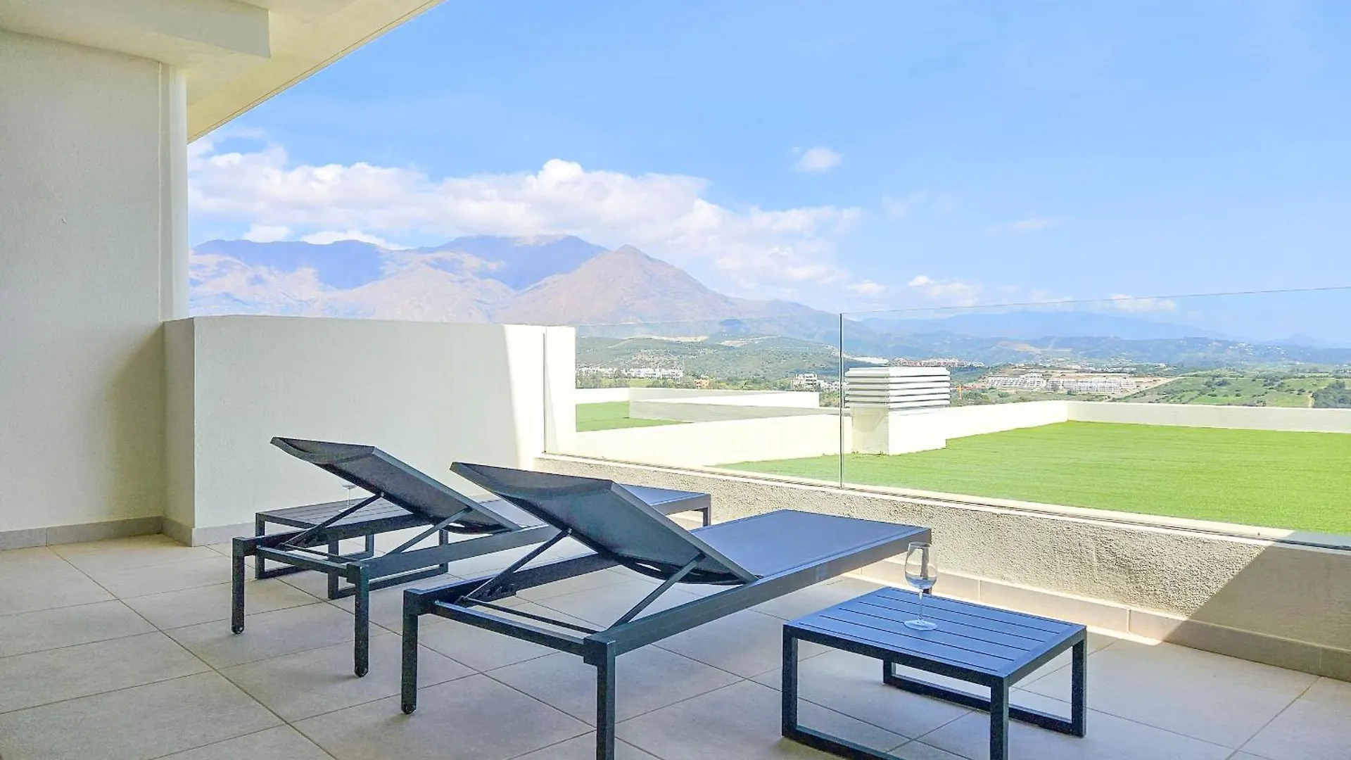 Modern 2 Bed Ground Floor Apartment Finca Cortesin Estepona Spain